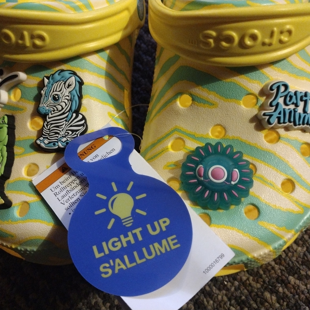 Yellow party Crocs youth - Picture 3 of 6